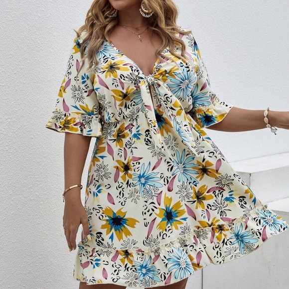 Dresses & Skirts - PLUS SIZE Floral Print Front Tie Ruffle Mini Dress